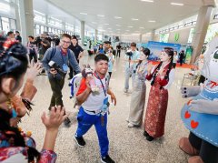 更多外国人正在旅途中爱上“更实正在的中国”